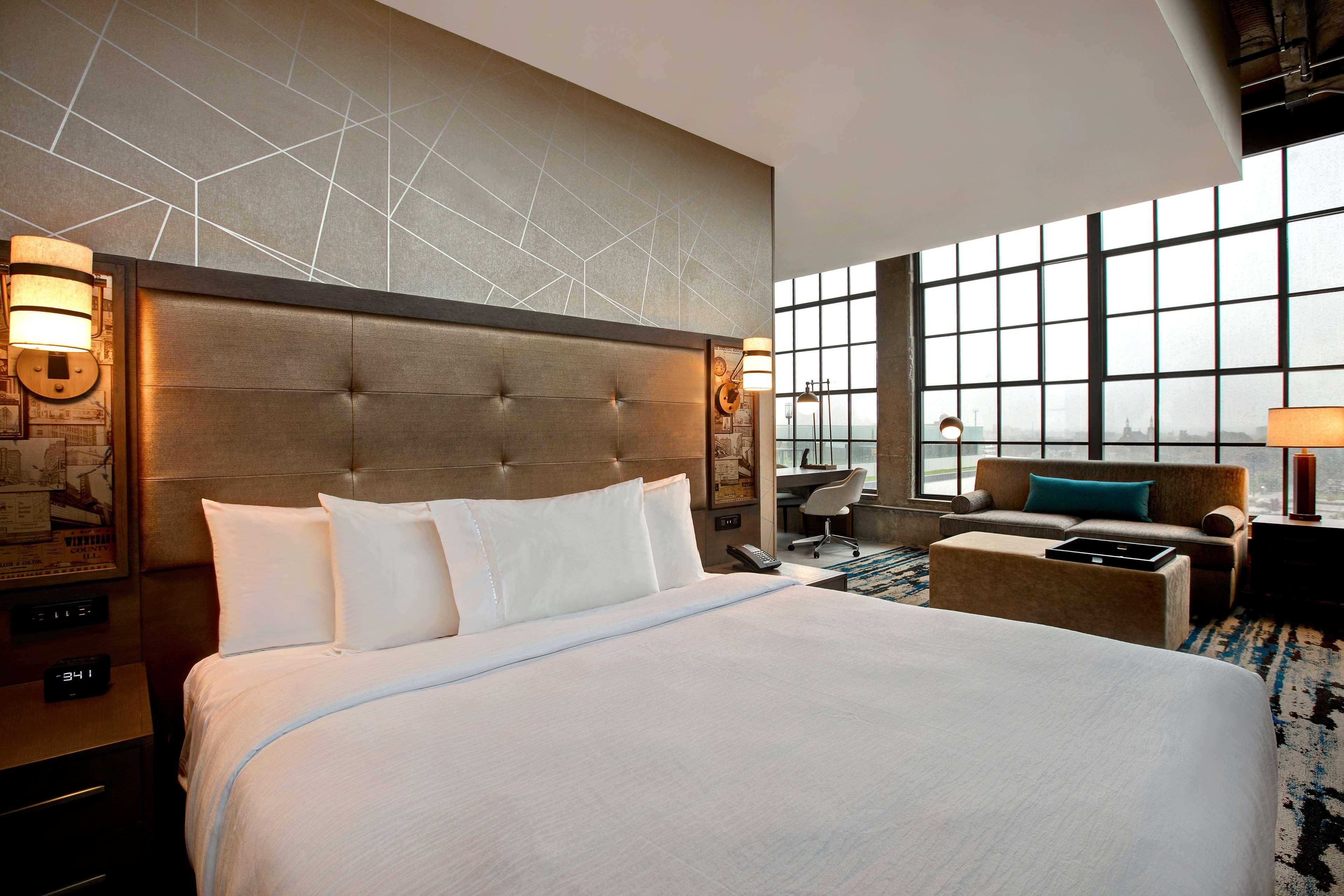 Embassy Suites By Hilton Rockford Riverfront מראה חיצוני תמונה