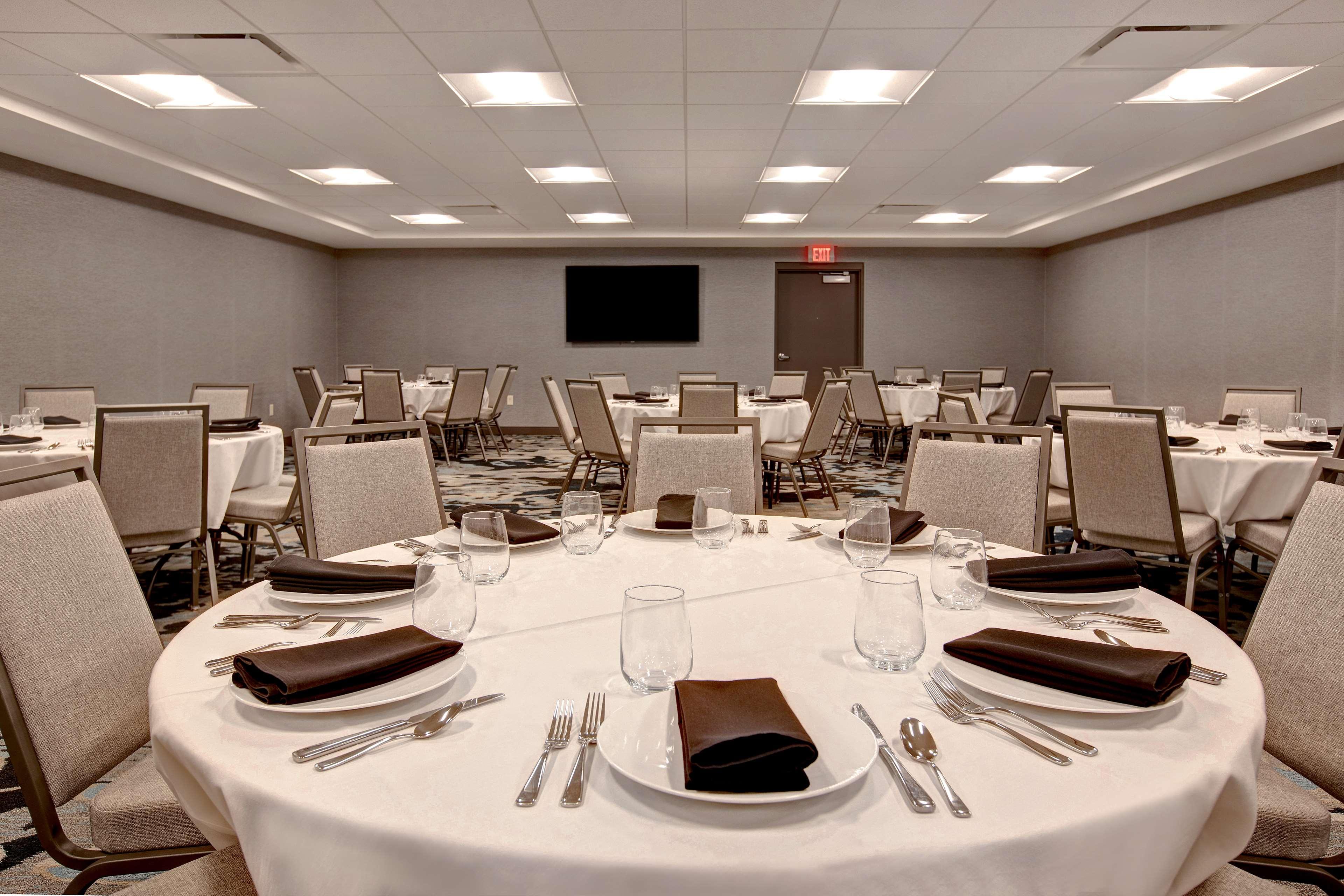 Embassy Suites By Hilton Rockford Riverfront מראה חיצוני תמונה