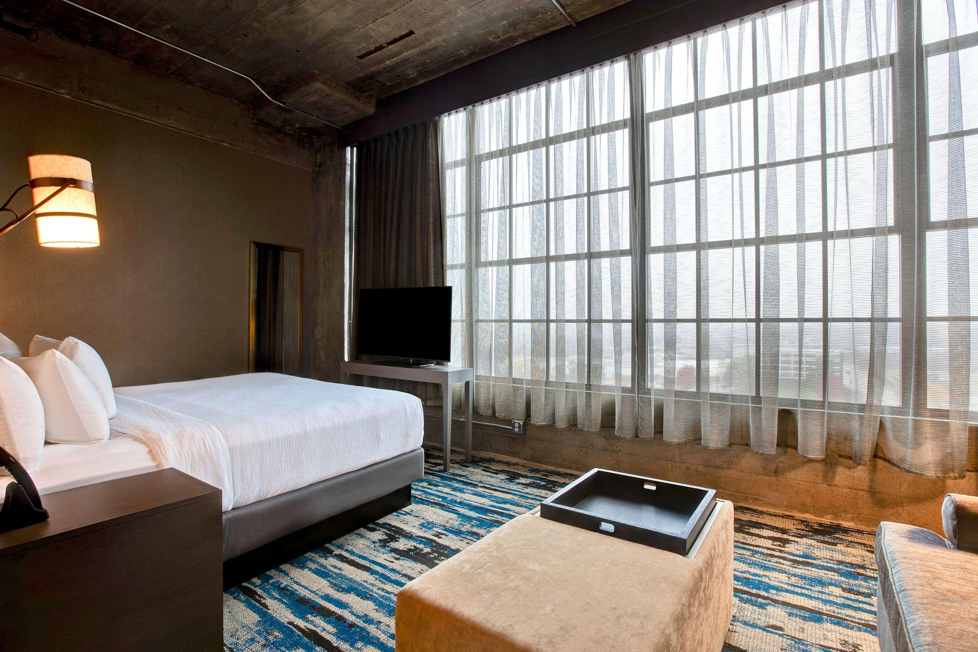 Embassy Suites By Hilton Rockford Riverfront מראה חיצוני תמונה