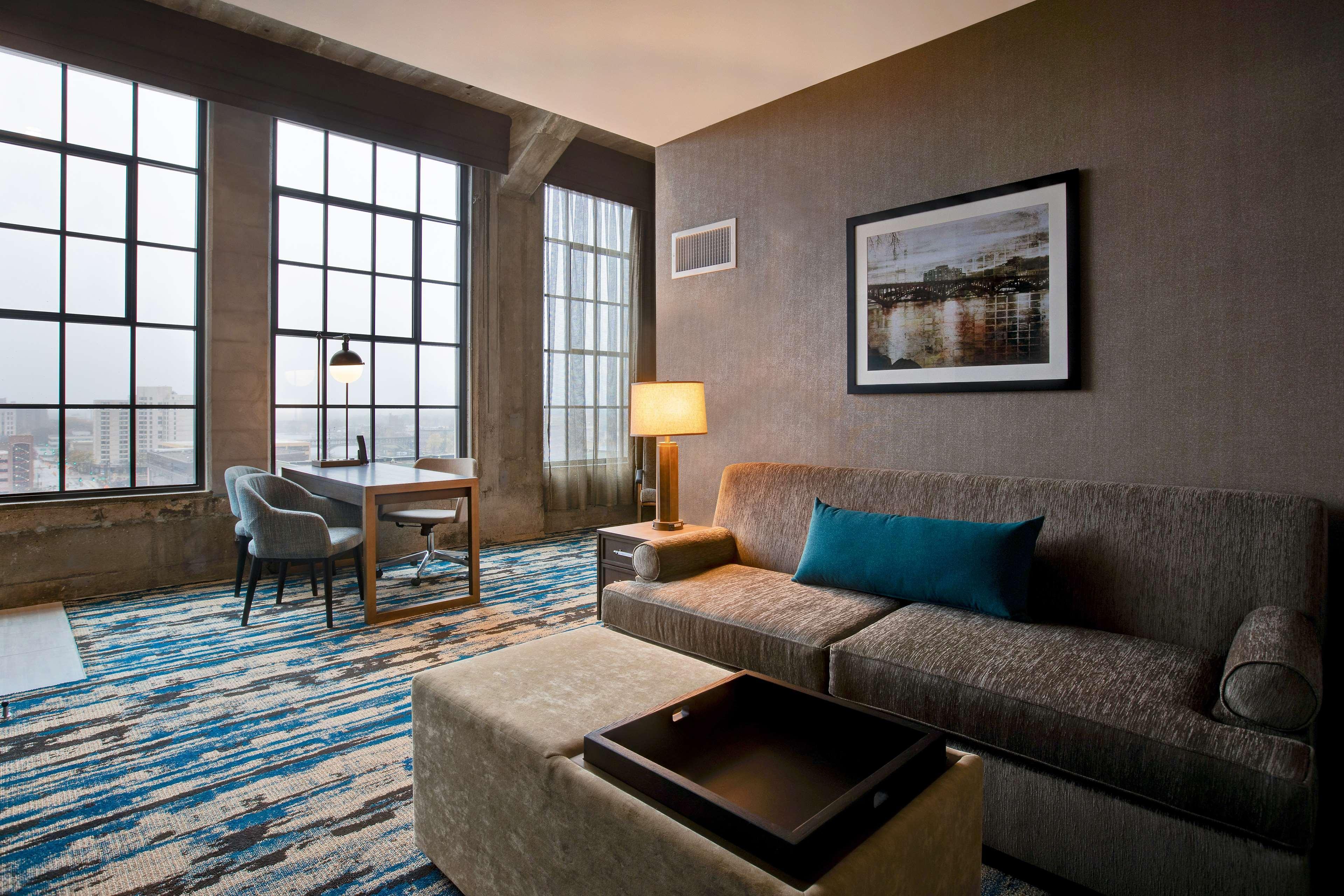 Embassy Suites By Hilton Rockford Riverfront מראה חיצוני תמונה