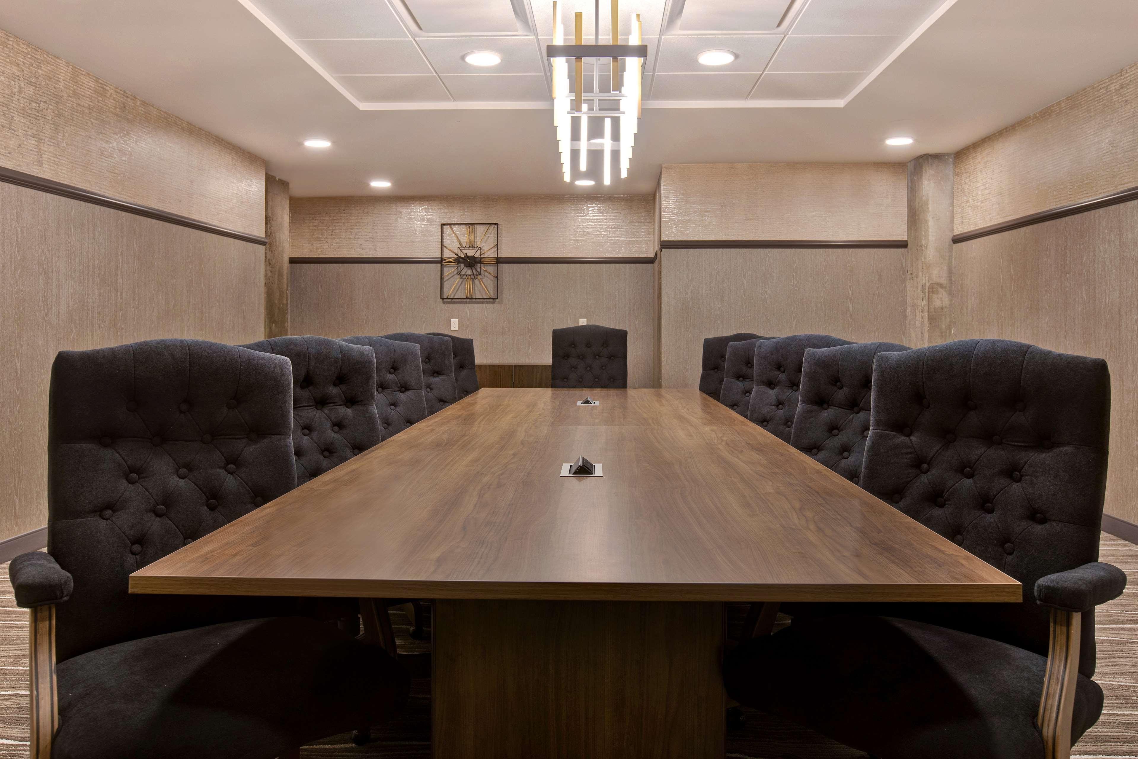 Embassy Suites By Hilton Rockford Riverfront מראה חיצוני תמונה