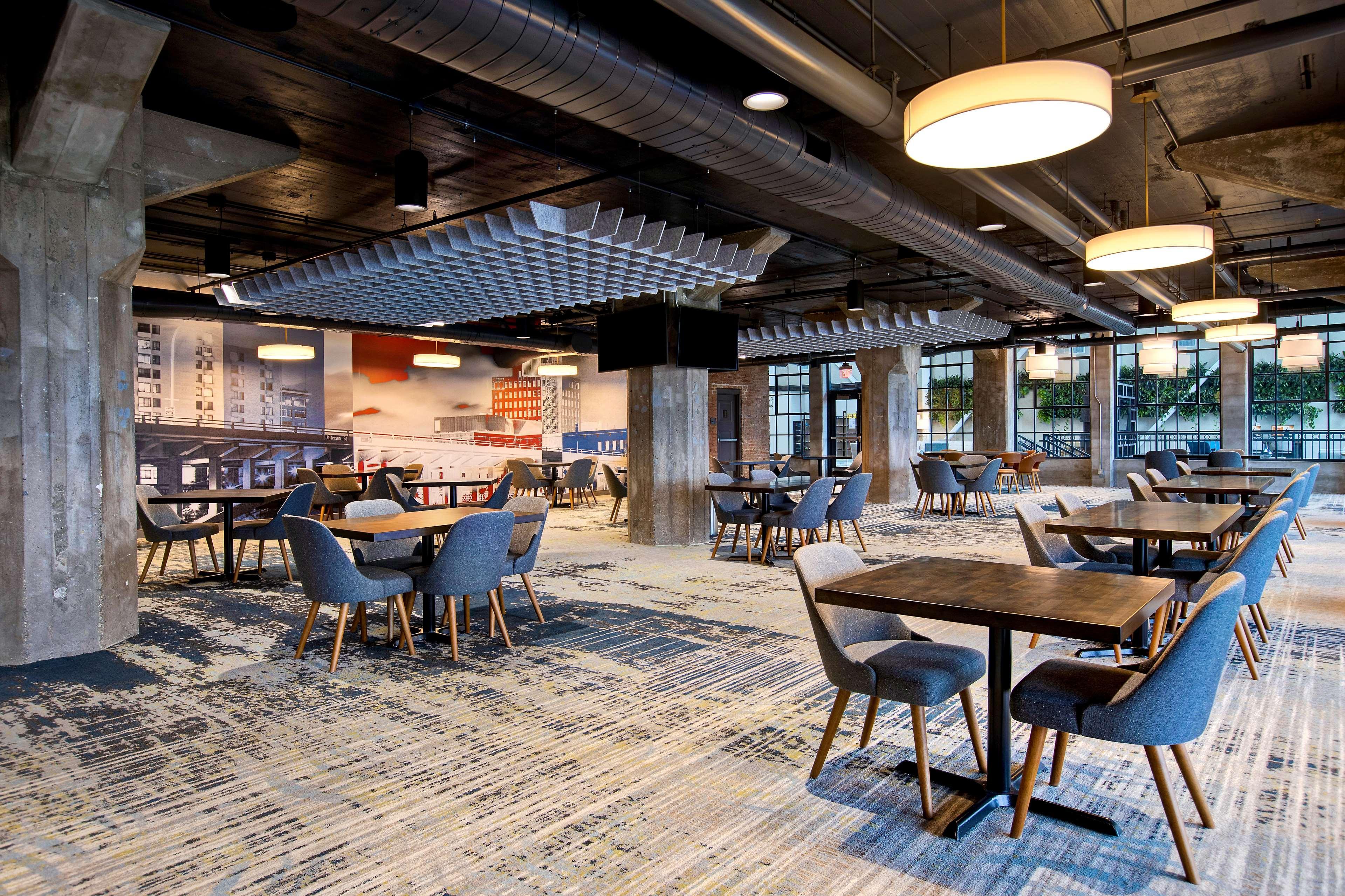 Embassy Suites By Hilton Rockford Riverfront מראה חיצוני תמונה