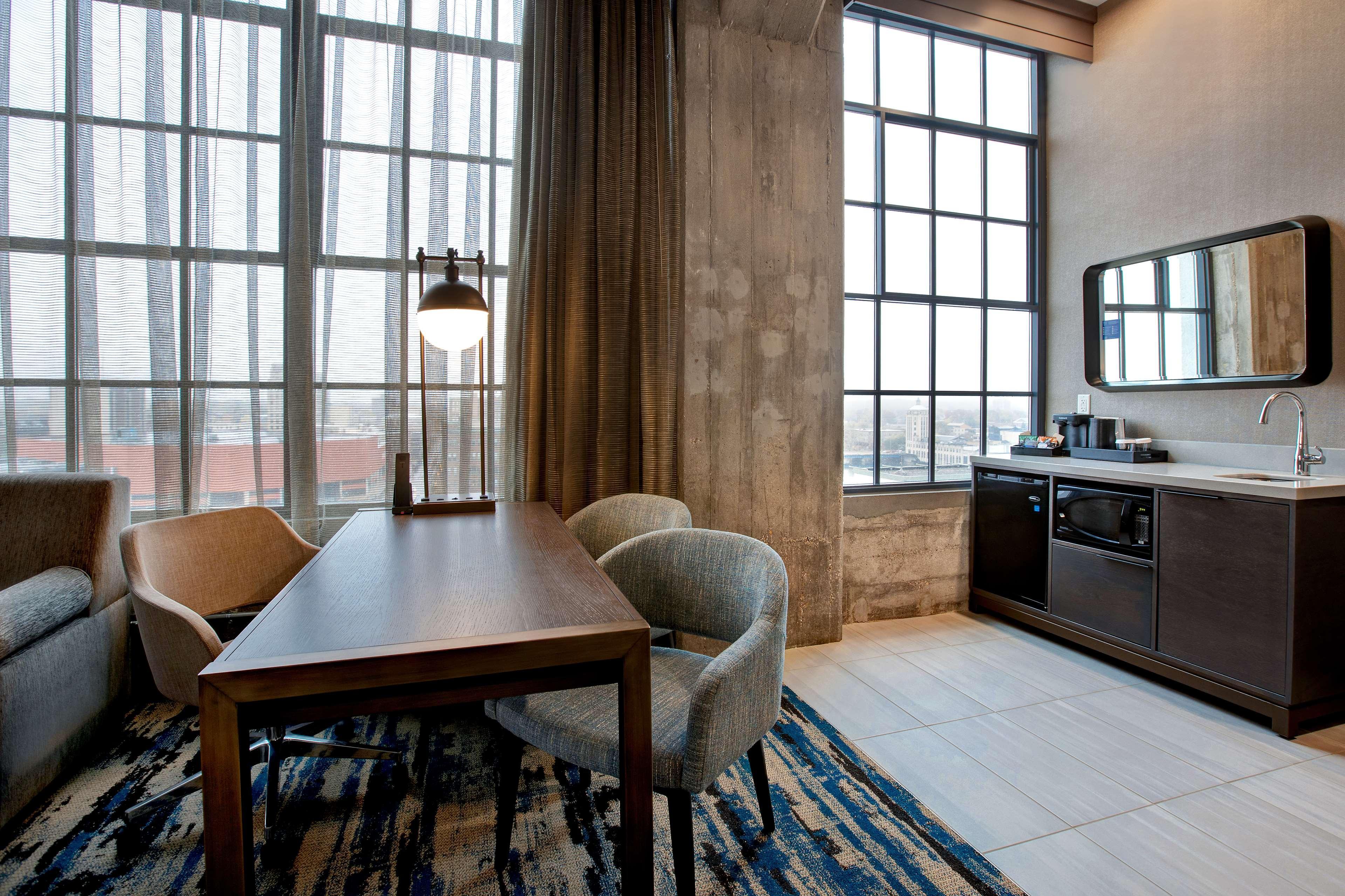 Embassy Suites By Hilton Rockford Riverfront מראה חיצוני תמונה