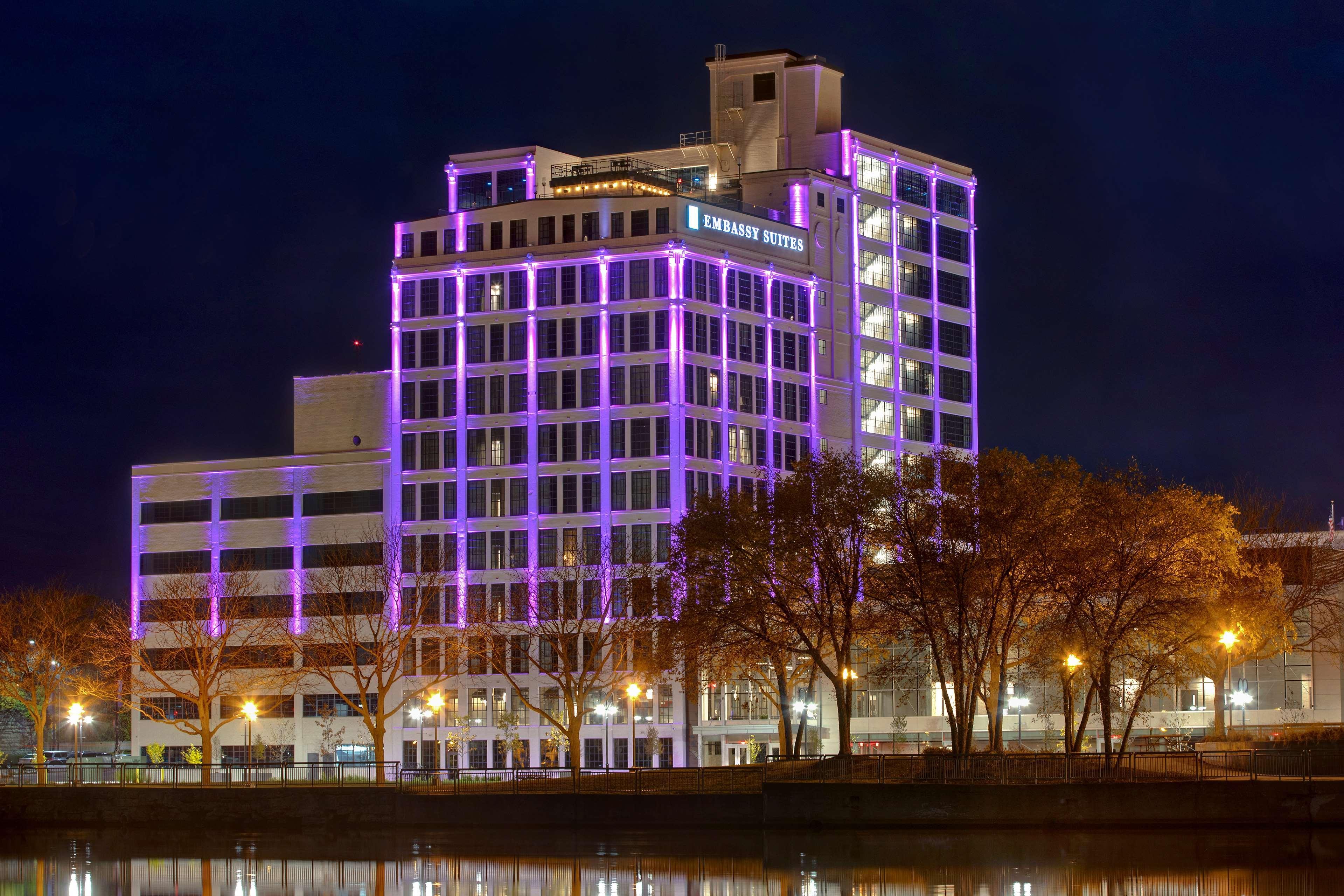 Embassy Suites By Hilton Rockford Riverfront מראה חיצוני תמונה