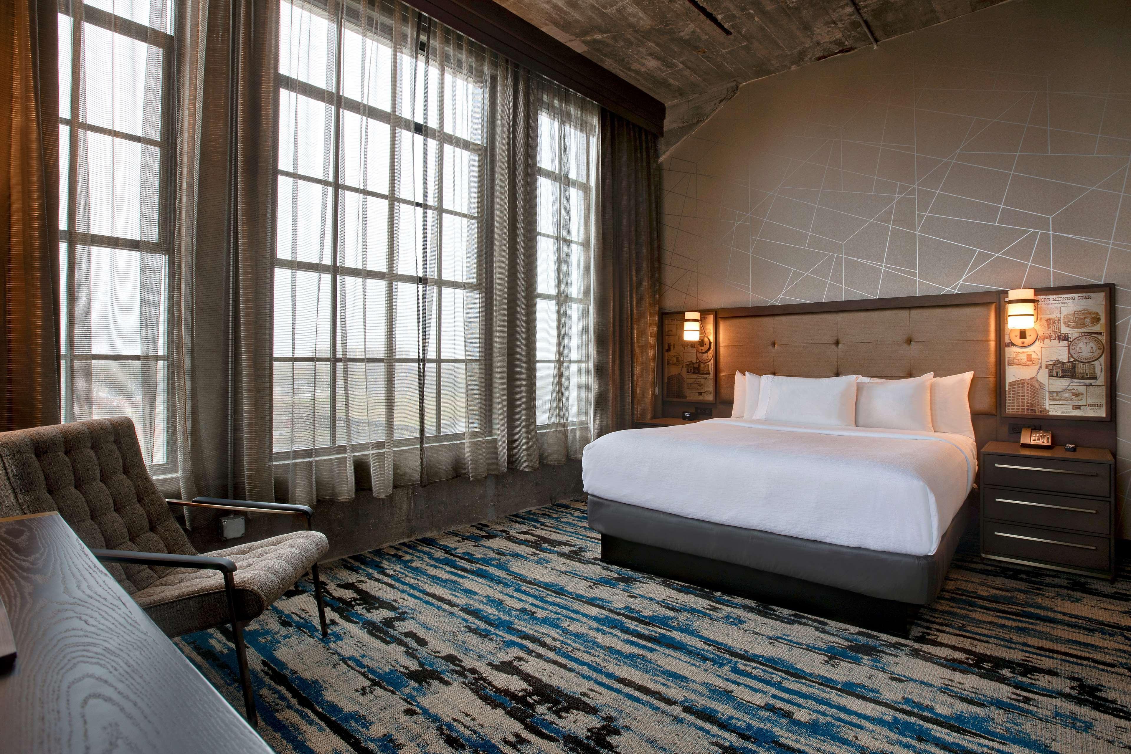 Embassy Suites By Hilton Rockford Riverfront מראה חיצוני תמונה