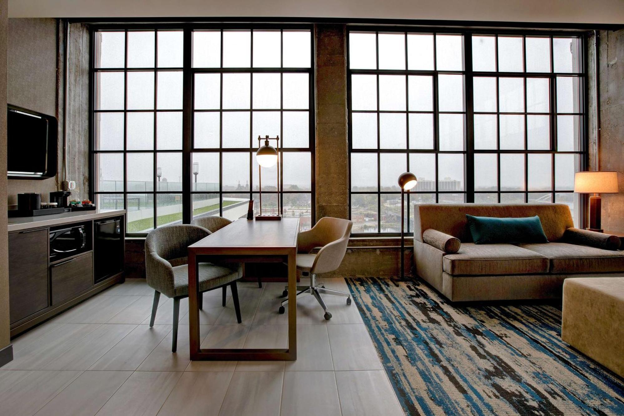 Embassy Suites By Hilton Rockford Riverfront מראה חיצוני תמונה