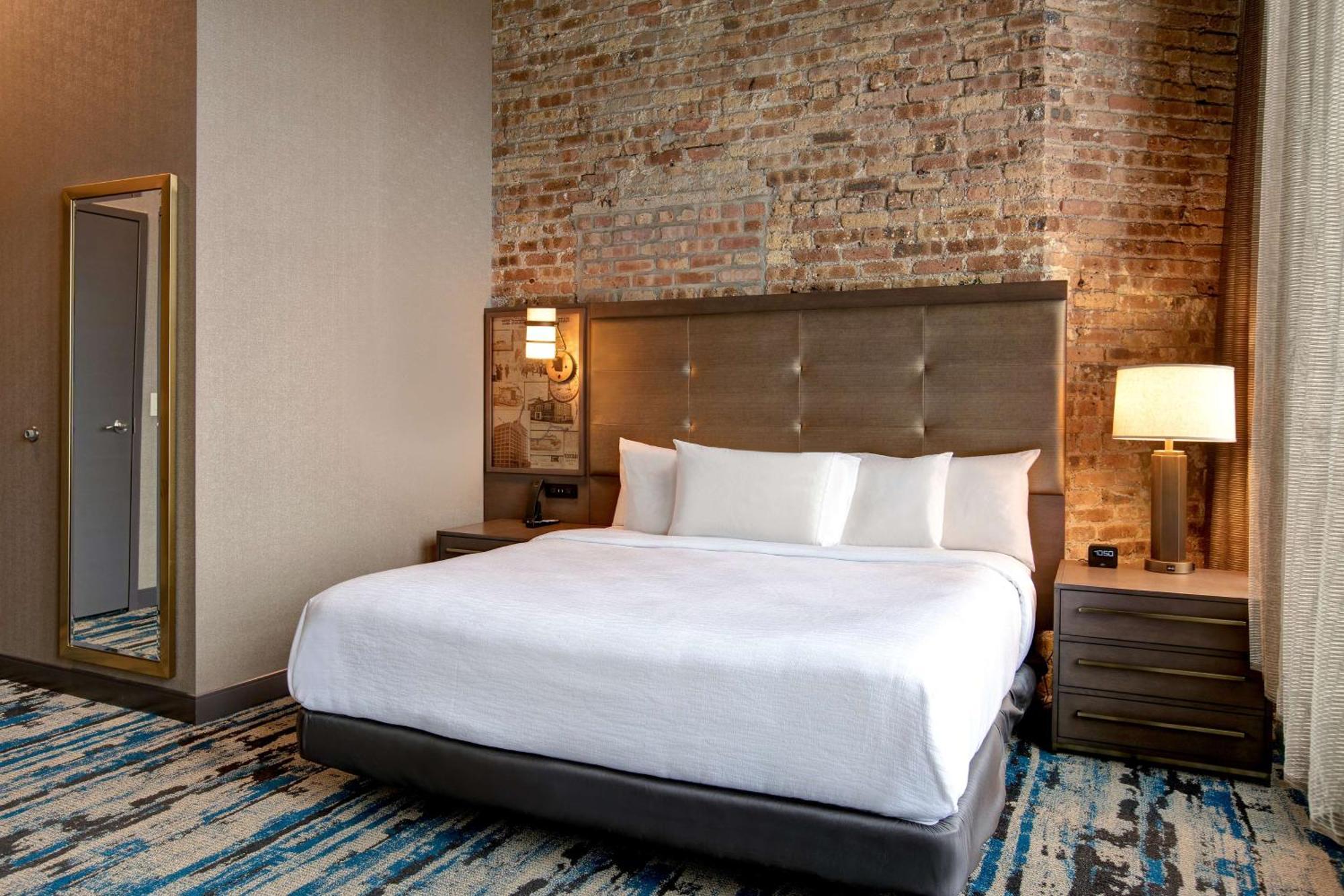 Embassy Suites By Hilton Rockford Riverfront מראה חיצוני תמונה